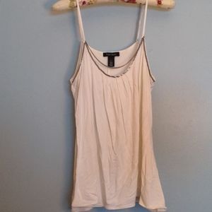 WHBM L white loose fit tank with chain accent